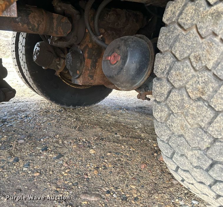 image for item LO9336 2004 Sterling L9500  dump truck