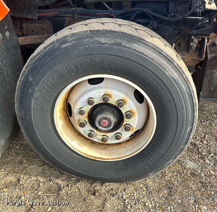 image for item LO9336 2004 Sterling L9500  dump truck