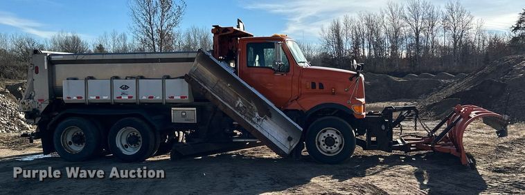 image for item LO9338 2006 Sterling LT  dump truck