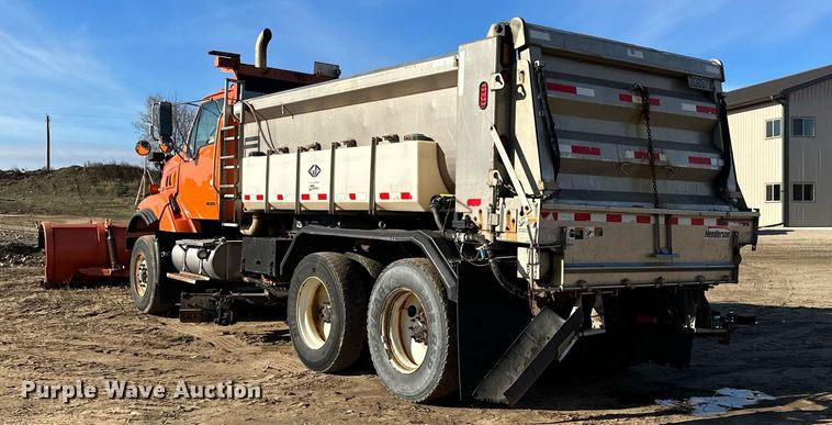 image for item LO9338 2006 Sterling LT  dump truck