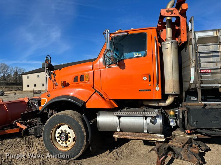 image for item LO9338 2006 Sterling LT  dump truck