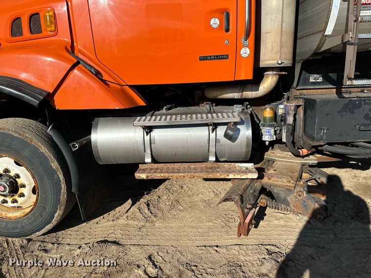 image for item LO9338 2006 Sterling LT  dump truck