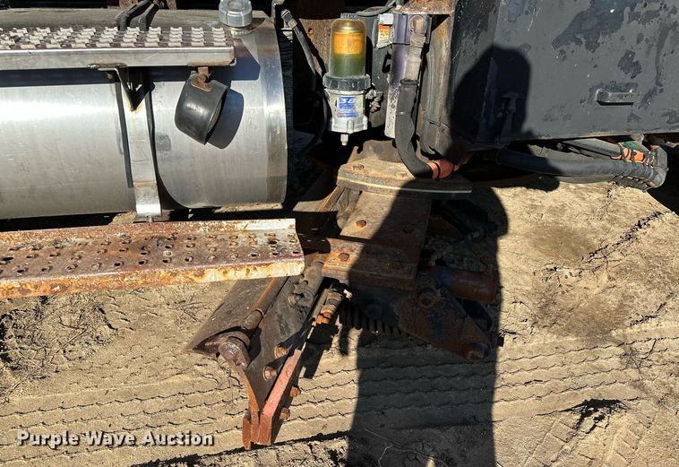 image for item LO9338 2006 Sterling LT  dump truck