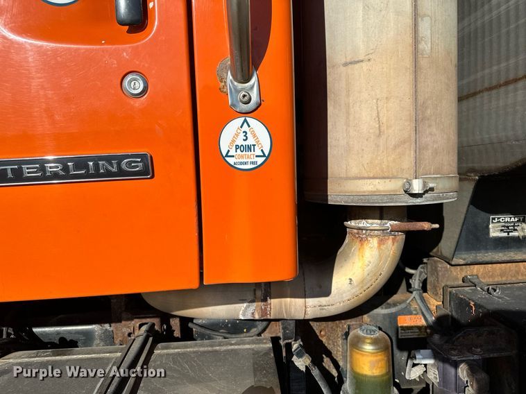 image for item LO9338 2006 Sterling LT  dump truck