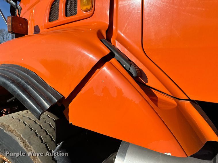 image for item LO9338 2006 Sterling LT  dump truck