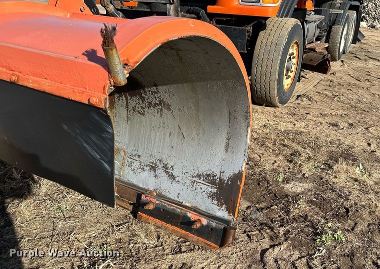 image for item LO9338 2006 Sterling LT  dump truck