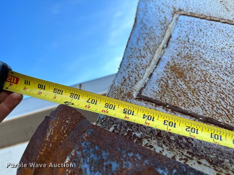 image for item LO9338 2006 Sterling LT  dump truck