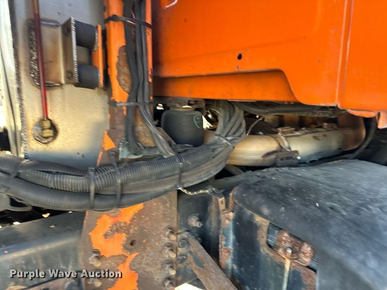 image for item LO9338 2006 Sterling LT  dump truck