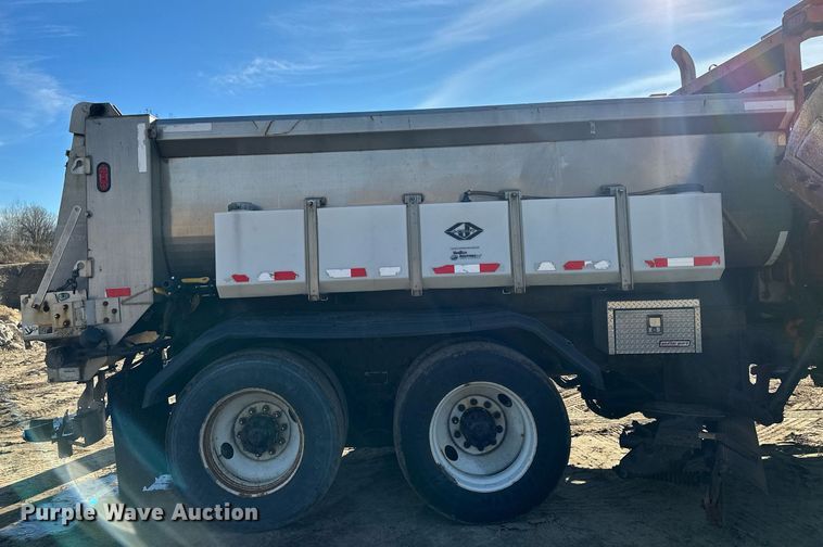 image for item LO9338 2006 Sterling LT  dump truck