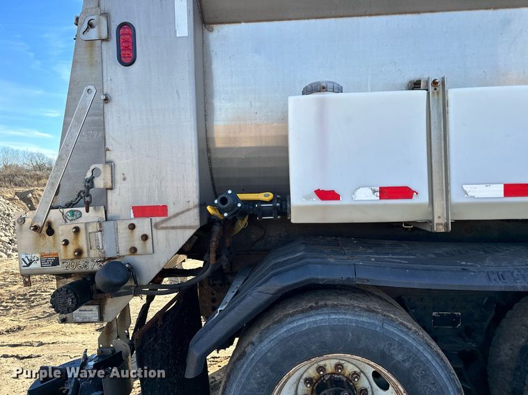 image for item LO9338 2006 Sterling LT  dump truck