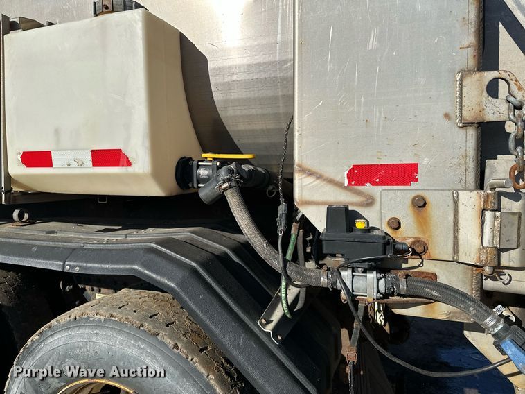 image for item LO9338 2006 Sterling LT  dump truck