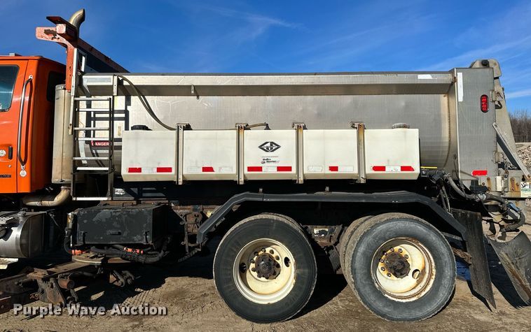 image for item LO9338 2006 Sterling LT  dump truck