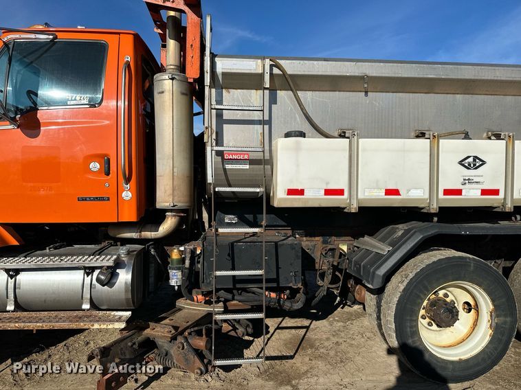 image for item LO9338 2006 Sterling LT  dump truck