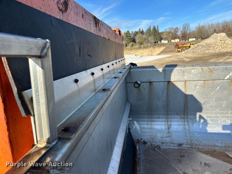 image for item LO9338 2006 Sterling LT  dump truck