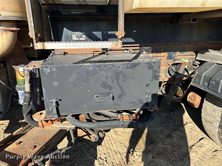 image for item LO9338 2006 Sterling LT  dump truck