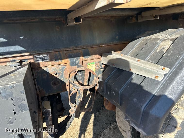 image for item LO9338 2006 Sterling LT  dump truck