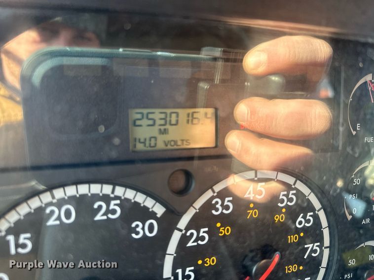 image for item LO9338 2006 Sterling LT  dump truck