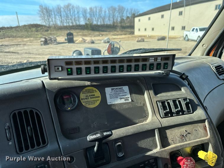 image for item LO9338 2006 Sterling LT  dump truck