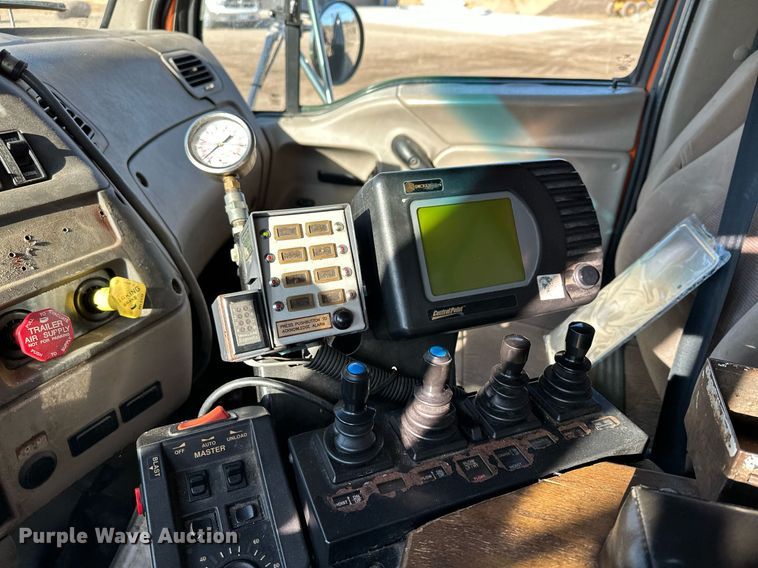 image for item LO9338 2006 Sterling LT  dump truck