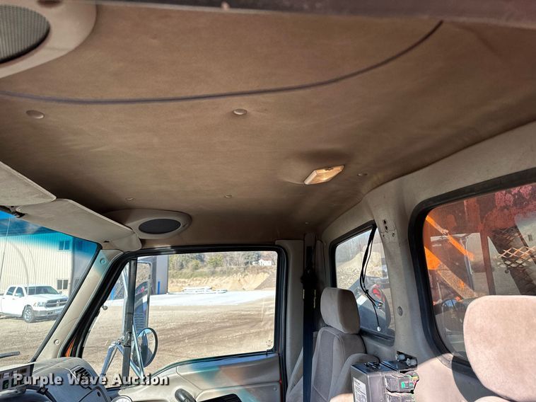 image for item LO9338 2006 Sterling LT  dump truck