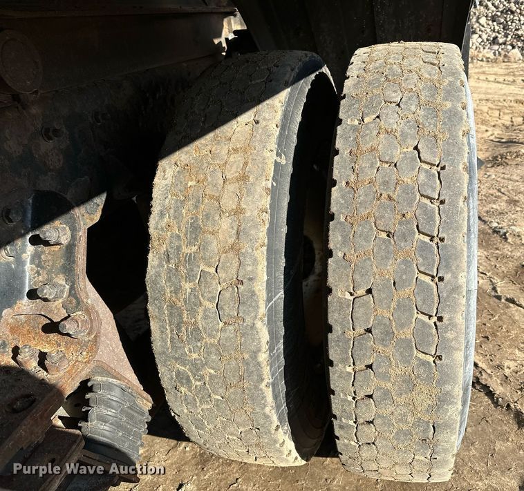 image for item LO9338 2006 Sterling LT  dump truck