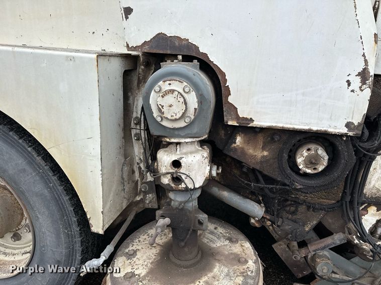 image for item LO9339 1999 Elgin Pellican series SF  sweeper