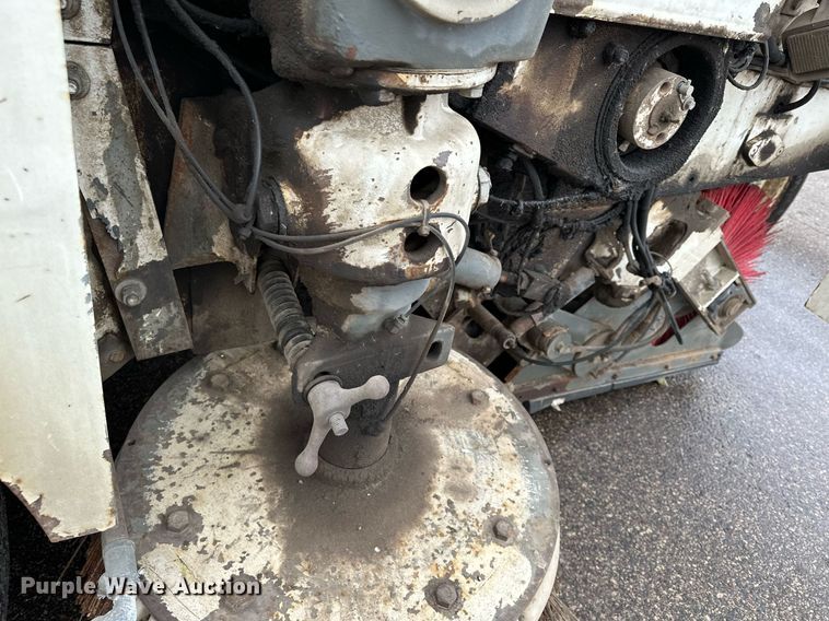 image for item LO9339 1999 Elgin Pellican series SF  sweeper