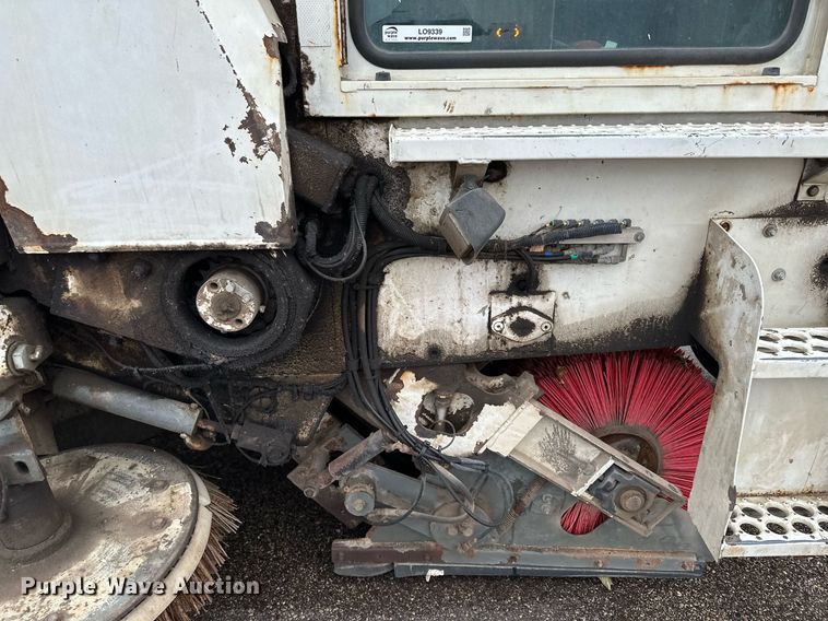 image for item LO9339 1999 Elgin Pellican series SF  sweeper