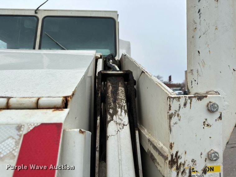 image for item LO9339 1999 Elgin Pellican series SF  sweeper