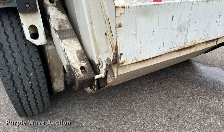 image for item LO9339 1999 Elgin Pellican series SF  sweeper