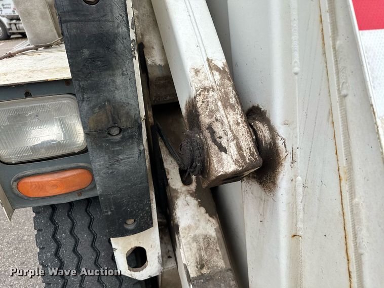 image for item LO9339 1999 Elgin Pellican series SF  sweeper