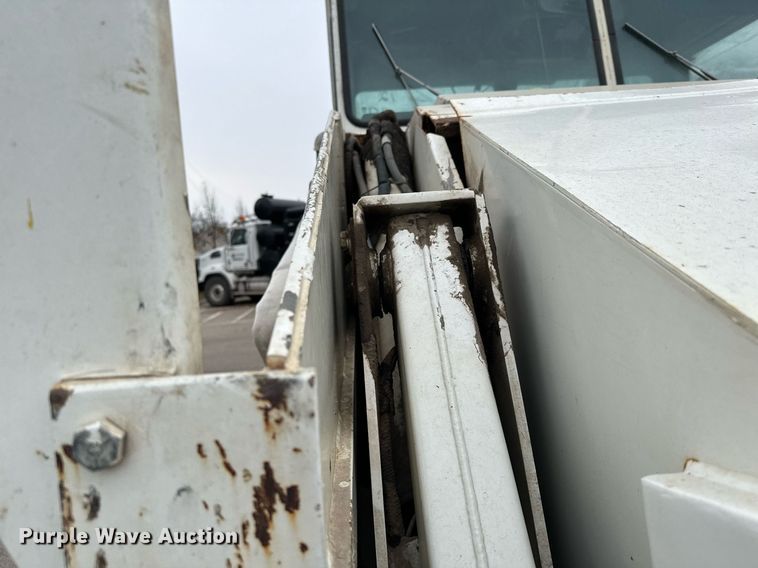 image for item LO9339 1999 Elgin Pellican series SF  sweeper