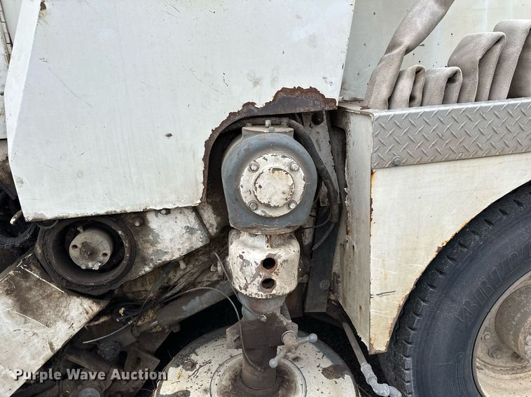 image for item LO9339 1999 Elgin Pellican series SF  sweeper