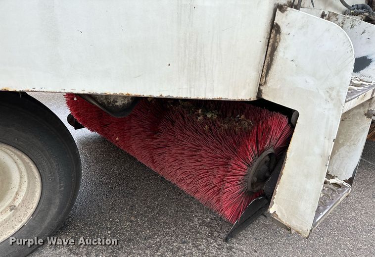 image for item LO9339 1999 Elgin Pellican series SF  sweeper