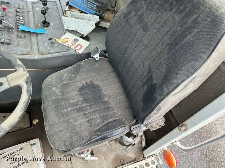 image for item LO9339 1999 Elgin Pellican series SF  sweeper