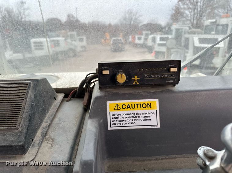 image for item LO9339 1999 Elgin Pellican series SF  sweeper