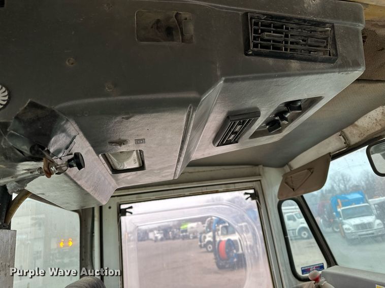 image for item LO9339 1999 Elgin Pellican series SF  sweeper