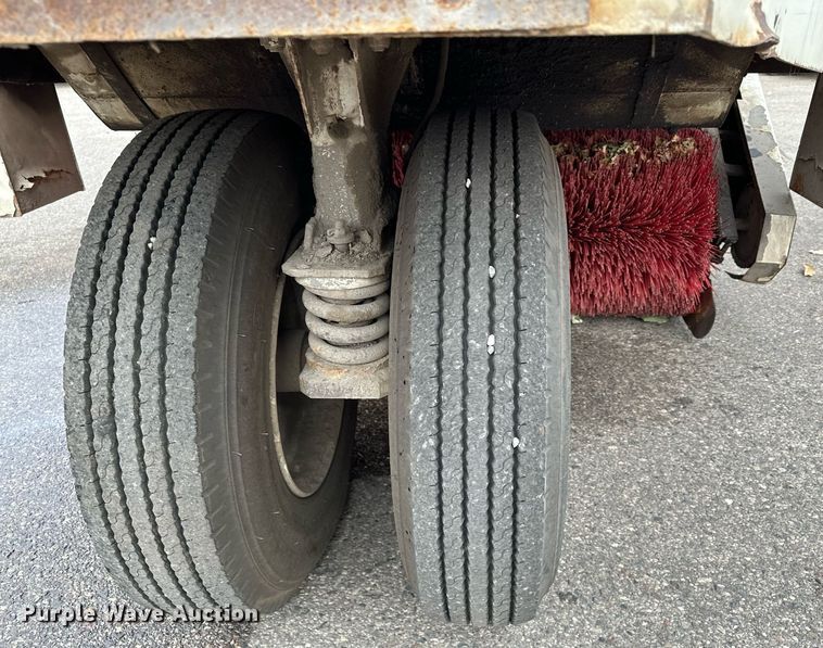 image for item LO9339 1999 Elgin Pellican series SF  sweeper