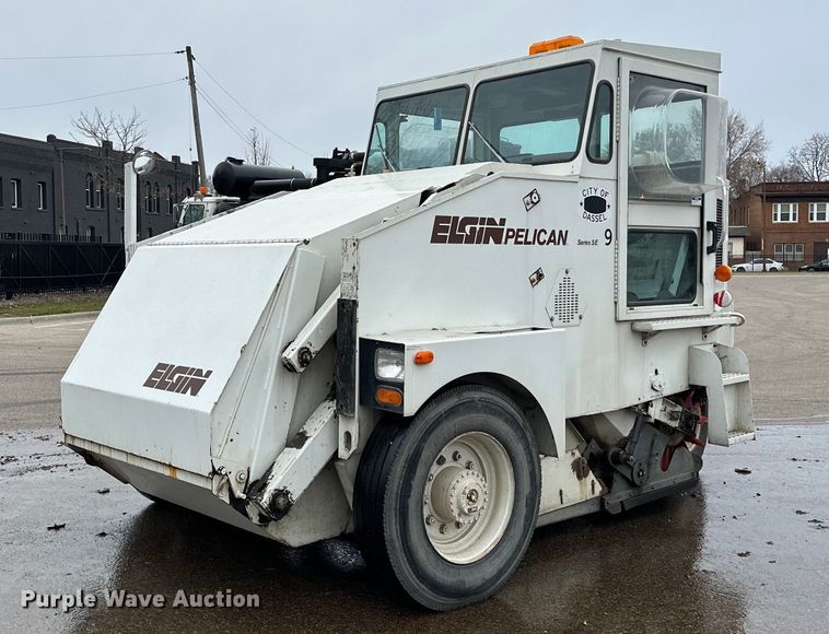 image for item LO9340 1998 Elgin Pellican  sweeper