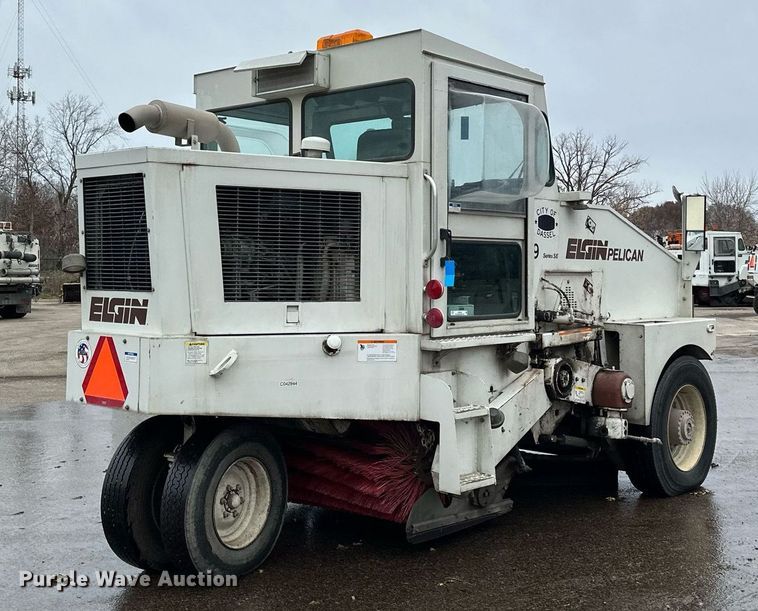image for item LO9340 1998 Elgin Pellican  sweeper