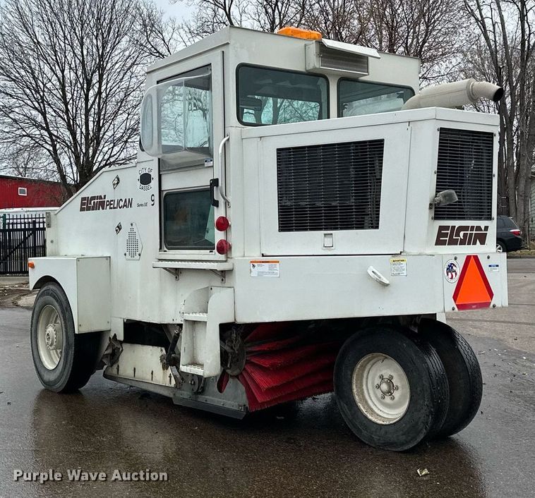 image for item LO9340 1998 Elgin Pellican  sweeper