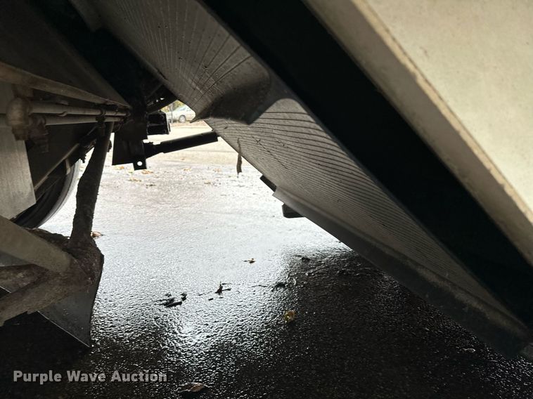 image for item LO9340 1998 Elgin Pellican  sweeper