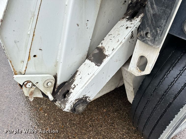 image for item LO9340 1998 Elgin Pellican  sweeper