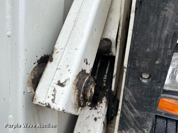 image for item LO9340 1998 Elgin Pellican  sweeper