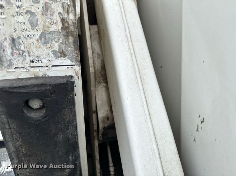 image for item LO9340 1998 Elgin Pellican  sweeper