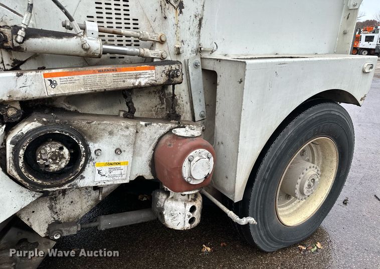 image for item LO9340 1998 Elgin Pellican  sweeper