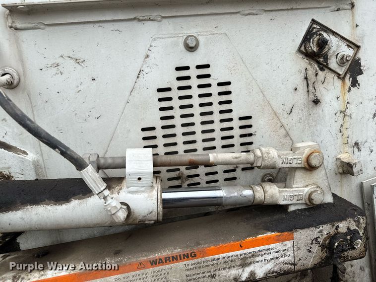 image for item LO9340 1998 Elgin Pellican  sweeper