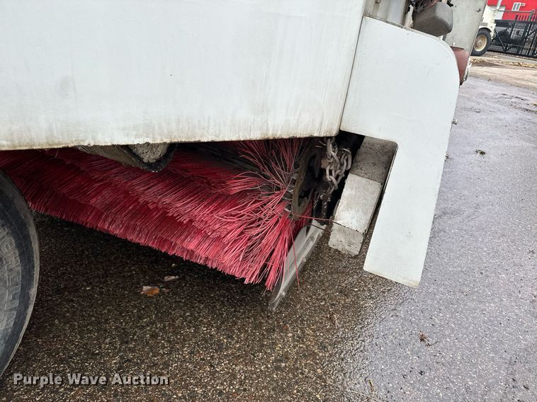 image for item LO9340 1998 Elgin Pellican  sweeper