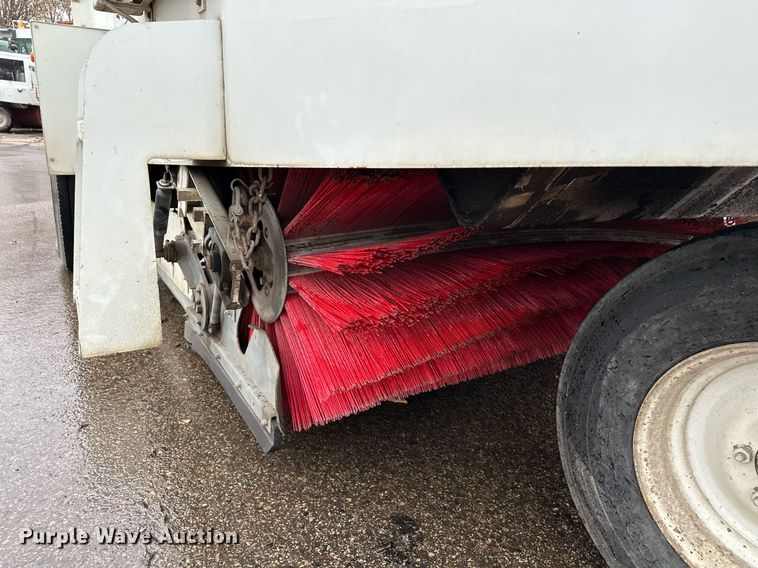 image for item LO9340 1998 Elgin Pellican  sweeper