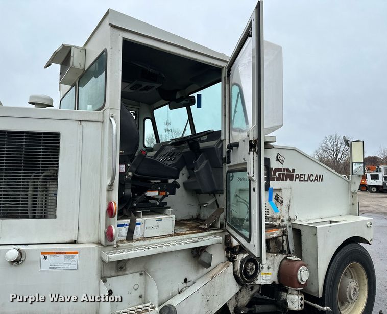 image for item LO9340 1998 Elgin Pellican  sweeper